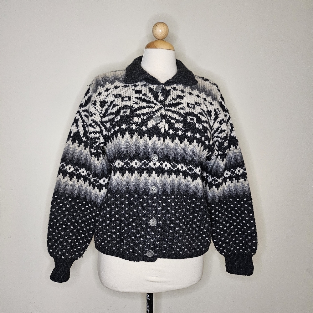 Columbia 100% Shetland Wool Gray and White Button Down Cardigan Size Small